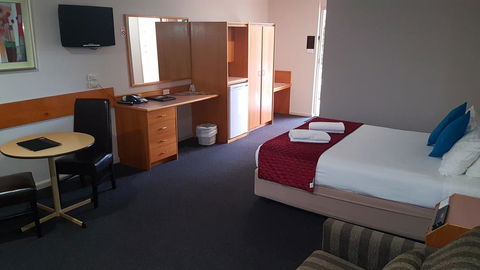 Hilltops Retreat Motor Inn - Tourism Gold Coast 1