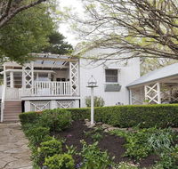 Hollyoak Cottage - delightful ducks and doileys - Tourism Gold Coast