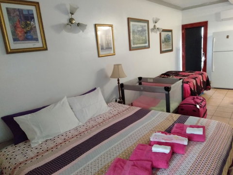 Homestay At Julie's - Tourism Gold Coast 1