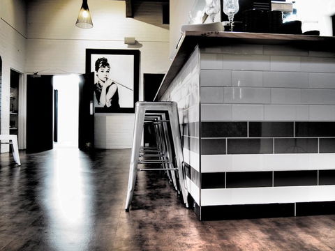 Hotel Gracelands - Tourism Gold Coast 2