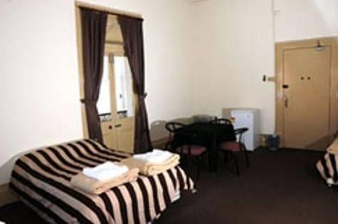 Hotel Metropolitan - Tourism Gold Coast 2