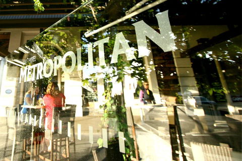 Hotel Metropolitan - Tourism Gold Coast 0