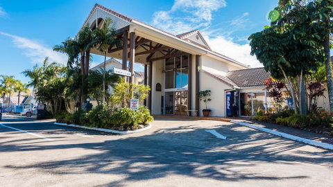Isle Of Palms Resort - Tourism Gold Coast 2