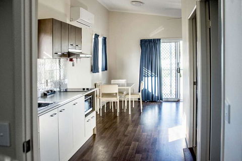 Jervis Bay Holiday Cabins - Tourism Gold Coast 3