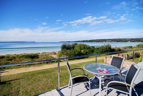 Jervis Bay Waterfront - Tourism Gold Coast 0