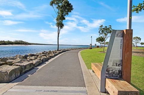 Jervis Bay Waterfront - Tourism Gold Coast 3