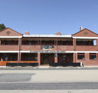 Kaneira Hotel - Tourism Gold Coast