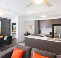 Keeping Cool on Connor - Executive 2BR Fortitude Valley apartment with pool and views - Tourism Gold Coast