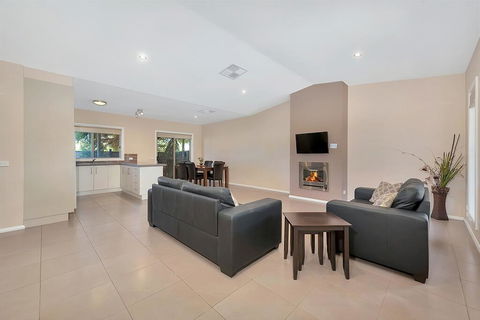 Kennedy Holiday Villas - Tourism Gold Coast 3