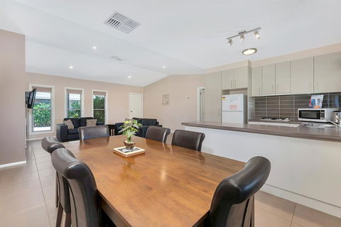 Kennedy Holiday Villas - Tourism Gold Coast 1