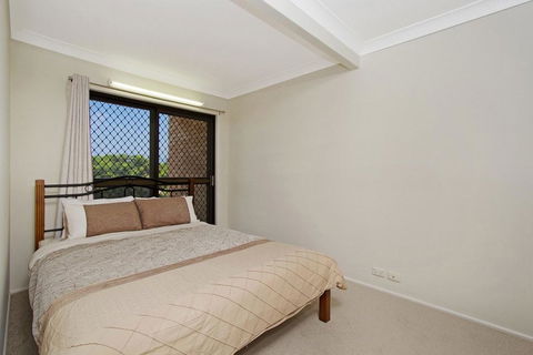 KINGSCLIFF HOLIDAY HOME ON THE HILL - SYD'S VIEW - Tourism Gold Coast 0