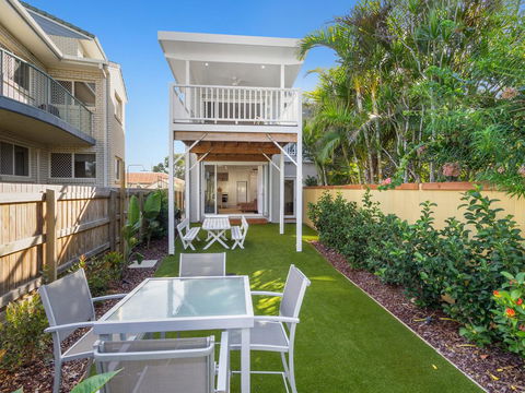 KINGY BEACH HOUSE @ 162 - Tourism Gold Coast 1