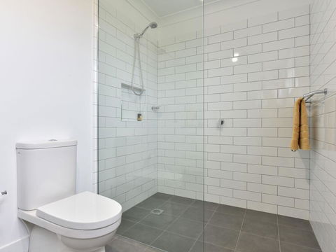 Kinloch Cottage Renovated To New On Daisy Hill Vineyard - Tourism Gold Coast 0