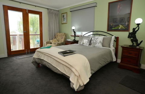 Kinsellas Water Views - Tourism Gold Coast 2