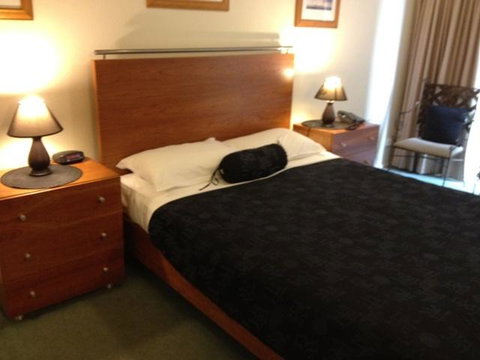 Knightsbridge Apartments - Tourism Gold Coast 2