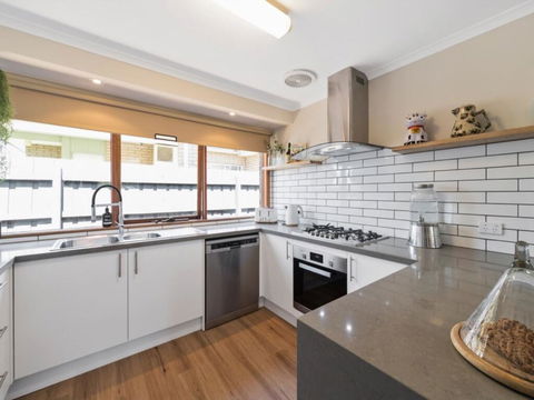 KO's Hideaway - Tourism Gold Coast 0