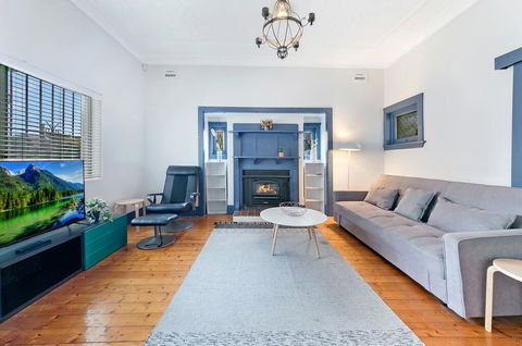 KOZYGURU ARNCLIFFE SYDNEY AIRPORT RENOVATED COTTAGE 3 BED HOUSE NAR232 - Tourism Gold Coast 0