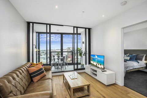 KOZYGURU FORTITUDE VALLEY 2 BED DESIGNER APT + FREE PARKING QFV179-803 - Tourism Gold Coast 0