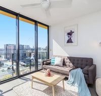 KOZYGURU FORTITUDE VALLEY AMAZING VIEW 2BED APT  FREE PARKING QFV010 - Tourism Gold Coast