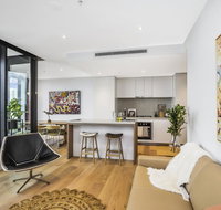 KOZYGURU FORTITUDE VALLEY DESIGNER GRADE 2 BED APT FREE PARKING QFV179-1401 - Tourism Gold Coast