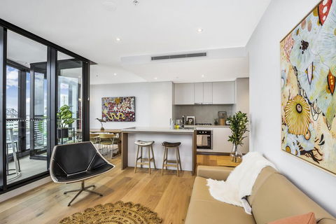 KOZYGURU FORTITUDE VALLEY DESIGNER GRADE 2 BED APT FREE PARKING QFV179-1401 - Tourism Gold Coast 0