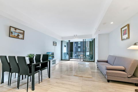 KOZYGURU HAYMARKET SYDNEY CITY VIEW 2 BED STUNNING APT NHA178-1206 - Tourism Gold Coast 3