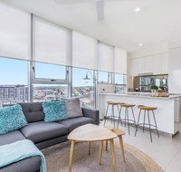 KOZYGURU NEWSTEAD DESIGNER 2 BED APT FREE PARKING POOL  GYM QNE088 - Tourism Gold Coast