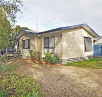 KYEEMA - FREE WIFI  NETFLIX - PET FRIENDLY OUTSIDE ONLY - Tourism Gold Coast