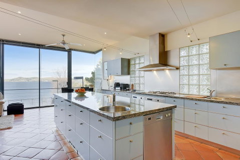 Kylakin - Derwent River, Waterfront Views, Tennis Court, Foxtel - Tourism Gold Coast 2