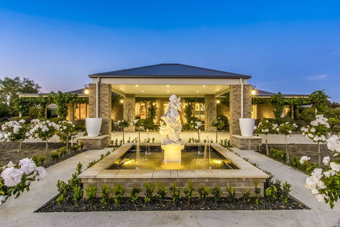 La Bella Vita - Tourism Gold Coast 0