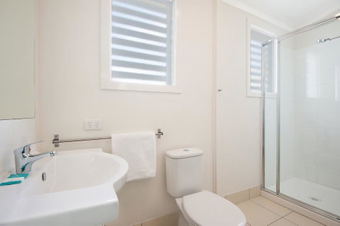 La Costa Beachside Motel - Tourism Gold Coast 3