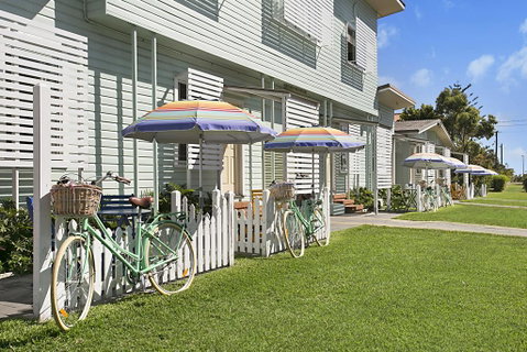 La Costa Beachside Motel - Tourism Gold Coast 0