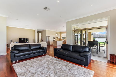 La Vita - Tourism Gold Coast 2