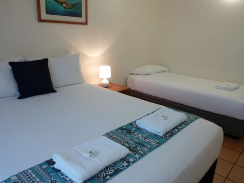 Lake Central Cairns - Tourism Gold Coast 0