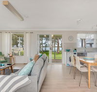 Lake Front Home - Relax  Unwind - Tourism Gold Coast