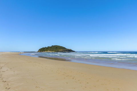 Lake Frontage Family Fun Home - Tourism Gold Coast 1