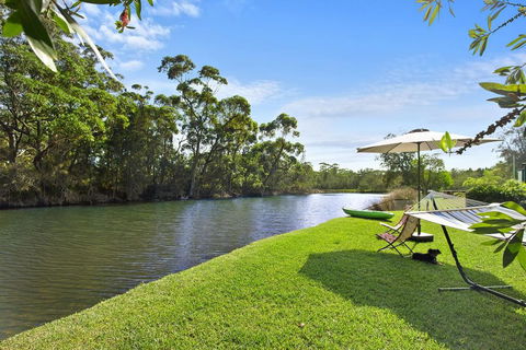 Lake Frontage Family Fun Home - Tourism Gold Coast 0