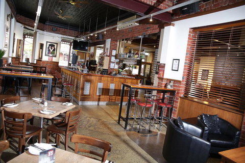 Lake Inn - Ballarat - Tourism Gold Coast 1