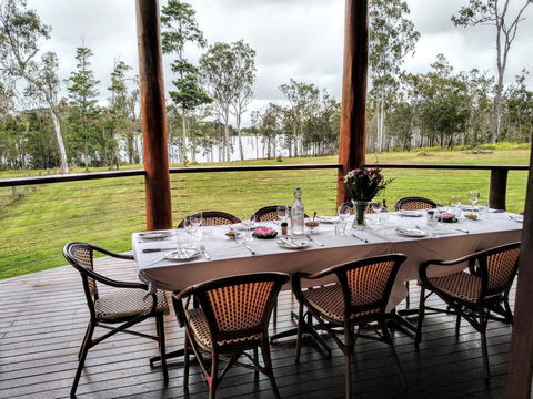 Lake Tinaroo Waterfrontage - Tourism Gold Coast 1