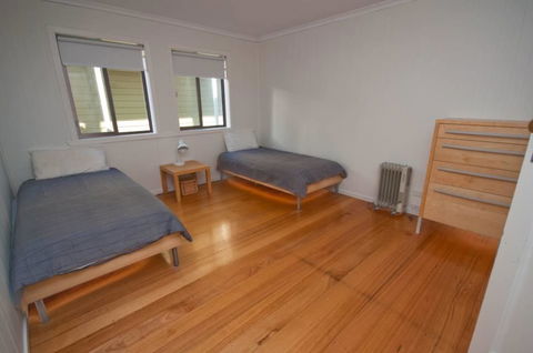 Lake Tyres Beach House - Tourism Gold Coast 3