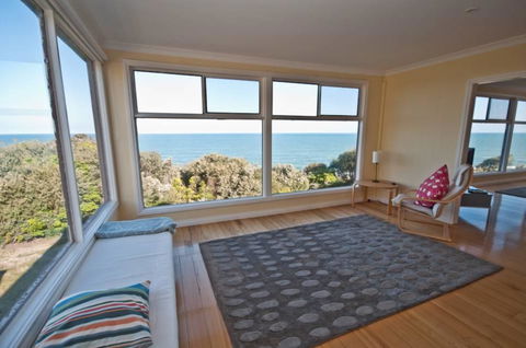 Lake Tyres Beach House - Tourism Gold Coast 0