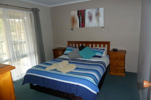 Lakes Entrance Country Cottages - Tourism Gold Coast 1