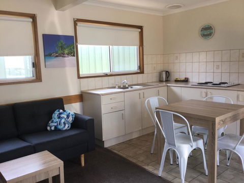 Lakes Jakaranda Holiday Units - Tourism Gold Coast 2