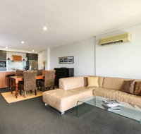 Large 3 Bedroom Apartment with River Views near the Stadium - Tourism Gold Coast