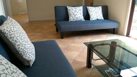 Large 6-Bedroom House With Wifi & Netflix Close To Singleton CBD Hunter Valley - Tourism Gold Coast 2