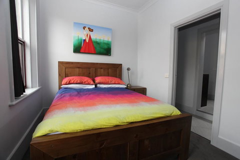 Latrobe Art Apartments - Tourism Gold Coast 1