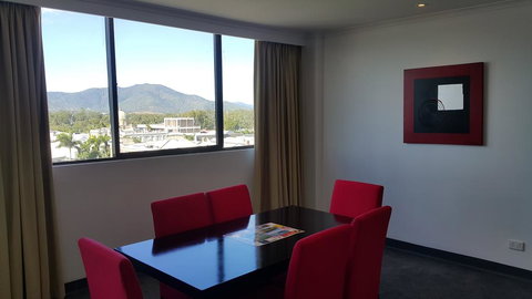 Leichhardt Hotel - Tourism Gold Coast 2