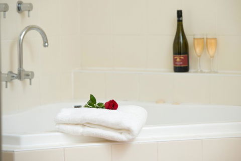 Leisure Inn Pokolbin Hill - Tourism Gold Coast 2