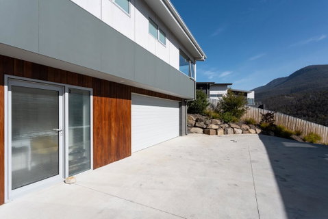 Lenah Valley Guesthouse - Tourism Gold Coast 2