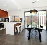 Lewis Street Apartments by Kirsten Serviced Accommodation - Tourism Gold Coast